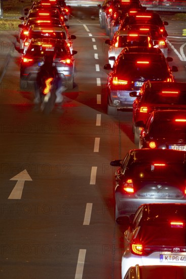 Rote Rückleuchten, Rush Hour, Rheinuferstraße, Cologne, Rhineland, North Rhine-Westphalia, Germany