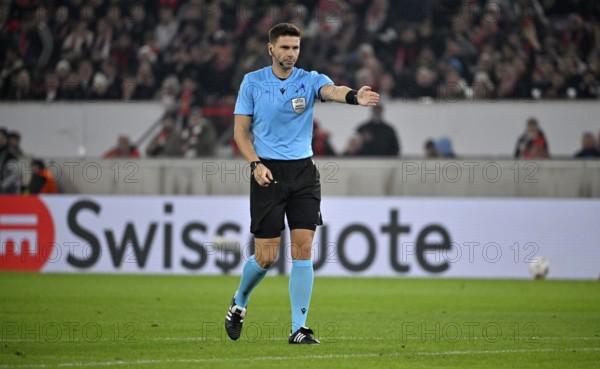 Referee Referee Marian Barbu (ROU) Gesture Gesture in the background Perimeter advertising Logo THE
