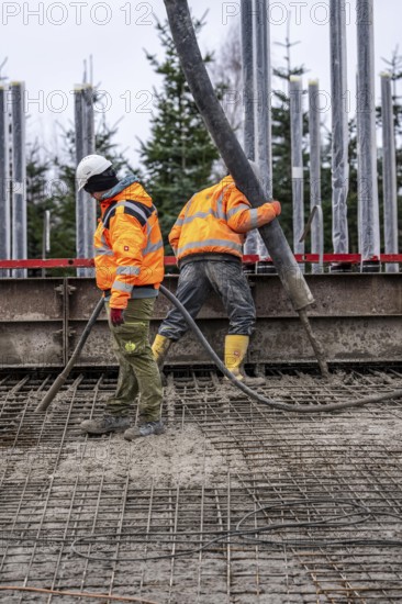 Concreting, concreting the foundation of a wind turbine, more than 600 cubic meters of concrete