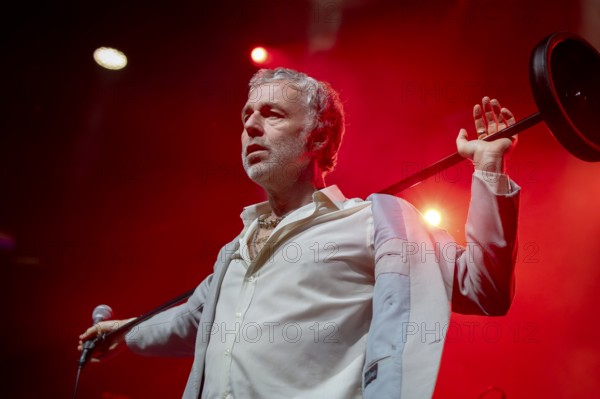 BAXTER DURY (son of Ian Dury), musician, singer, Indie/Pop, UK, ALLBARONE TOUR, live on 01.12.2025
