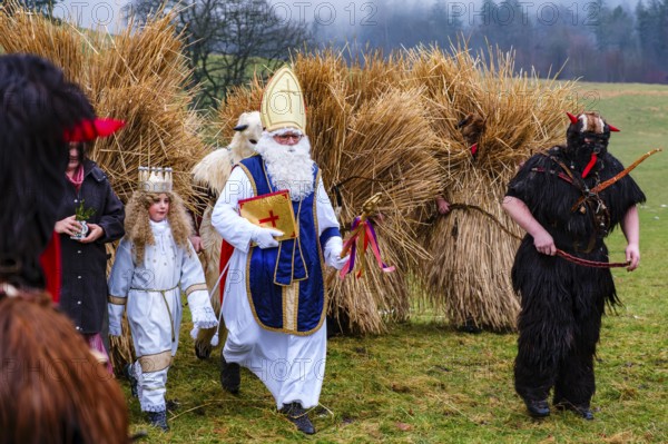 Nikolaus and Engerl with Buttnmandl and Krampus, Bischofswiesen, Berchtesgadener Land, Upper