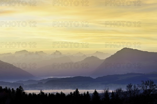 View from Horben of the midlands lying in fog, behind it the Alps with the Rigi, Beinwil-Freiamt,