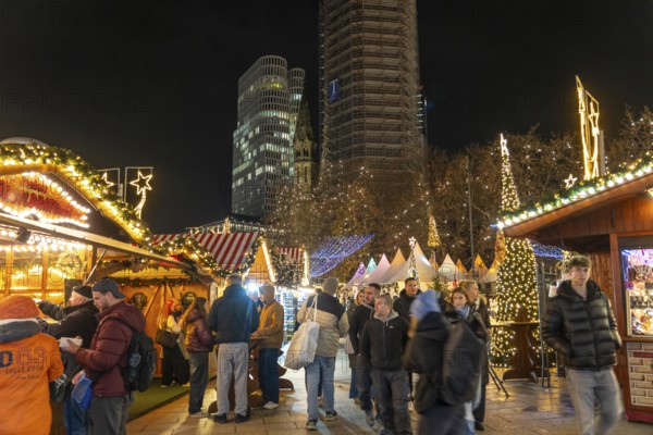 Christmas market on Breitscheidplatz, at the Memorial Church, Christmas decoration, light