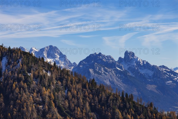 Trattberg Alm with view of the Dachstein massif with Bischofsmütze, Osterhorn Group, Salzkammergut,