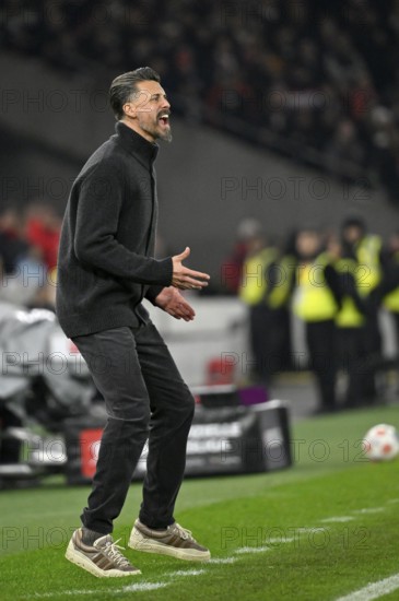 Coach coach Sandro Wagner FC Augsburg FCA gesture on the sidelines VfB Stuttgart MHPArena, MHP