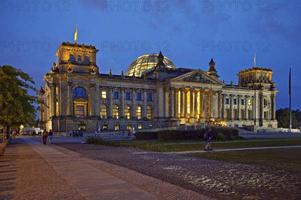 Reichstag in the evening, German Bundestag, government district, Berlin, Germany