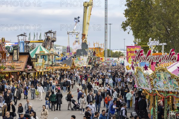 The 178th Cannstatter Volksfest on the Wasen attracted 4.2 million visitors. The Wasenrummel is one