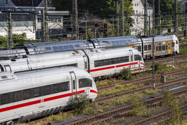 ICE trains on the railway line, RRX, Rhine-Ruhr-Express, regional train, north of Düsseldorf main