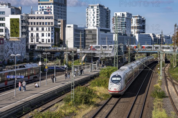 Wehrhahn railway station, railway line in Düsseldorf, along Toulouser Allee, residential area,