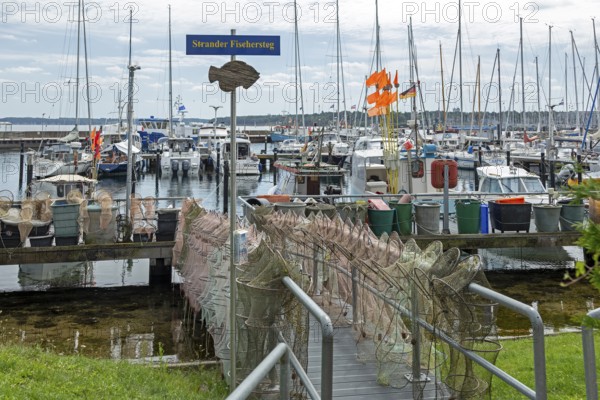 Strander Fischersteg, boat harbour, fishing harbour, marina, fish traps, Strande,