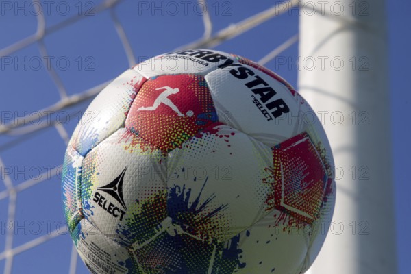 Close-up of the 2025/26 Bundesliga match ball (symbolic image)