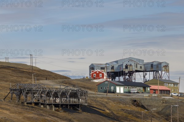 Historic coal cableway, transport cableway, coal distribution cableway, Aventdalen, Longyearbyen,