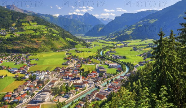 View of the village and valley with the Ahornspitze 2973m, Zell am Ziller, Zillertal, Zillertal