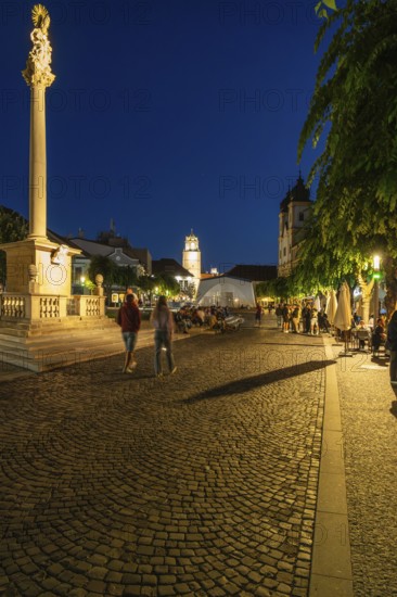 Night shot of the plague column column commemorating the victims of the plague at the beginning of