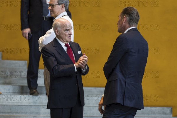 Henry Kravis (co-owner of investment company KKR) and Mathias Döpfner (CEO of Axel Springer SE)