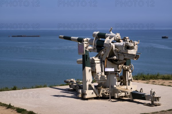 German 8, 8 cm gun, cannon, anti-aircraft gun, behind it Phoenix Caissons, caissons, concrete