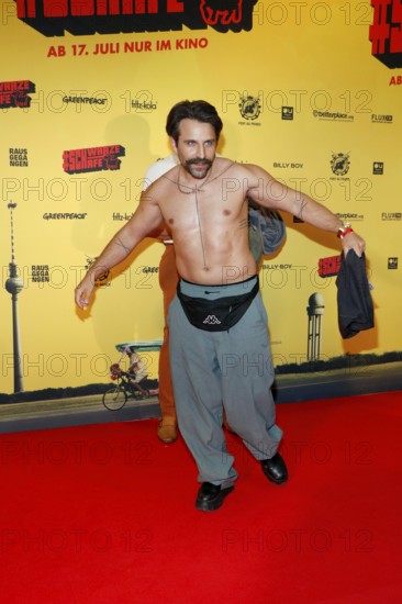 Arman Kashani at the #SchwarzeSchafe premiere at the cinema in the Kulturbrauerei on 15.7.2025