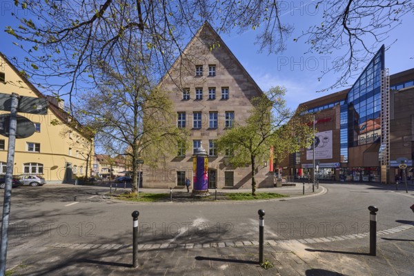 General architecture, houses, bollards, trees, blue sky, cirrostratus clouds, alleyway,