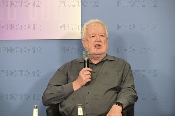 Prof Hans von Storch (University of Hamburg, Ocean University of China) takes part in a panel