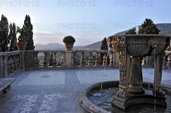 Terrace with fountain, Renaissance garden of the Villa d'Este, water features, fountains, UNESCO