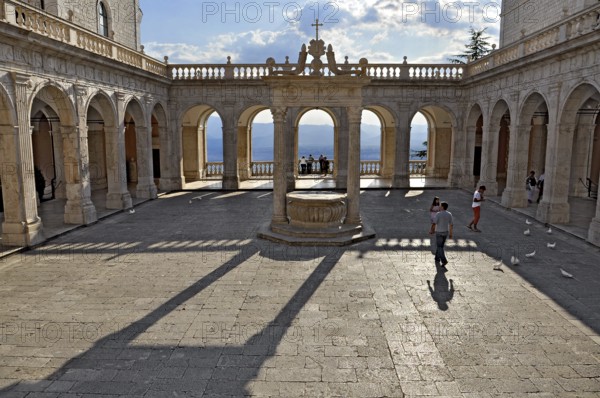 Bramante cloister with cistern, Benedictine Abbey of Montecassino, Monte Cassino, Cassino,