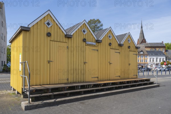 Yellow wooden houses on the promenade, pavilion, show booth, historic harbour, Flensburg, Flensburg