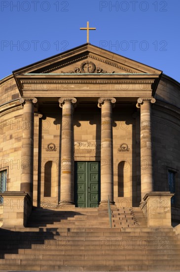 Funerary chapel with inscription DIE LIEBE HÖRET NIMMER AUF on the Württemberg, burial place for