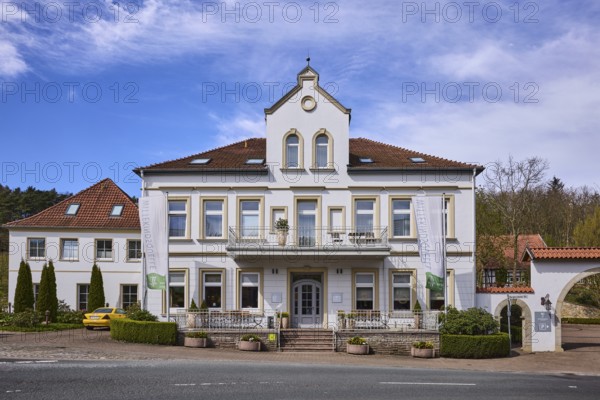 Hotel and Restaurant Wittekindsquelle, building, forest, blue sky, cirrostratus clouds,