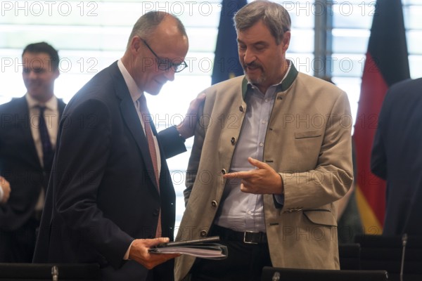 Federal Chancellor Friedrich Merz (l, CDU) and Markus Söder (CSU Chairman and Minister President of