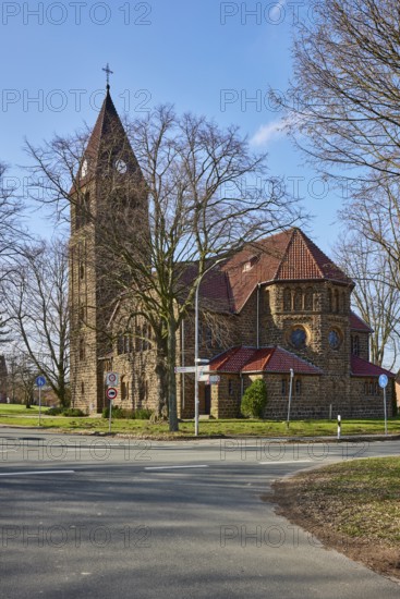 Church Oberlübbe, Evangelical-Lutheran parish Oberlübbe-Rothenuffeln, bare winter trees, blue sky