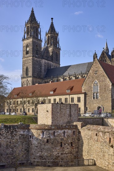 Magdeburg Cathedral, Gothic architecture, bastion Cleve, defence defence tower Cleve, bare winter