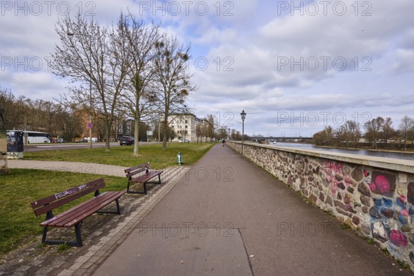 River Elbe, riverside promenade, lantern, benches, sandstone wall, bare wintry trees, general