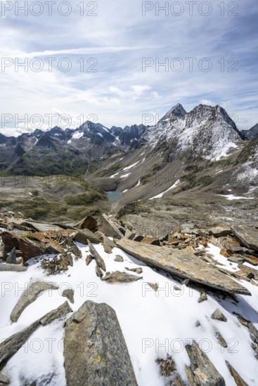 View during the ascent to the Bösen Weibl, mountain landscape with summit Roter Knopf and Kleiner