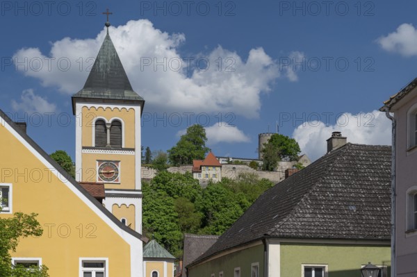 Church of St Vitus and historic Lengenfeld Castle behind, Burglengenfeld, Upper Palatinate,
