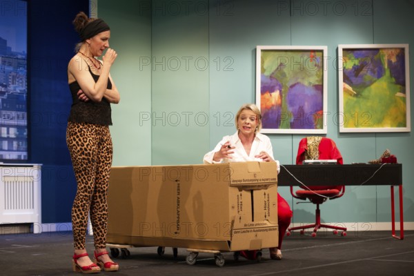 Julia Grimpe - Claudia, Miriam Kohler - Steffi, murder colleagues, photo rehearsal on 16.06.2025 at
