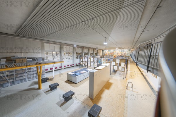 Exhibition space with works of art, bright light and modern architecture, historical art exhibition