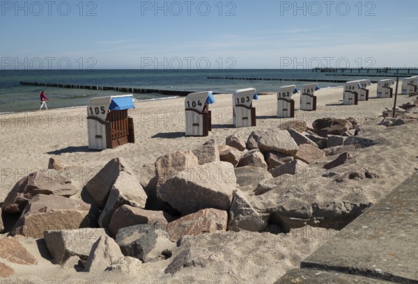 Beach, boulders, beach chairs, Kühlunsborn Ost, Baltic Sea, Baltic Sea resort, Kühlungsborn,
