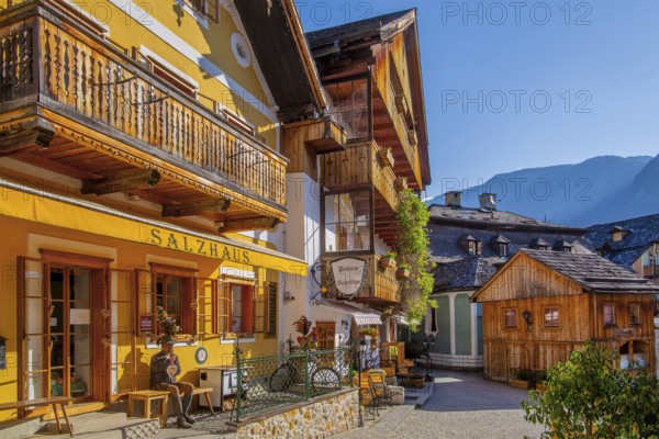 Salt house in the town centre, Hallstatt, Lake Hallstatt, UNESCO World Heritage Site,
