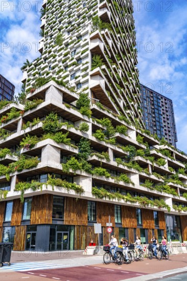 Wonderwoods residential tower, one of 2 green buildings, in Utrecht in the new Healthy Urban