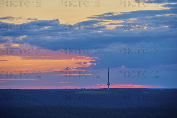 Atmospheric sunrise, transmission mast, Reisenbach transmitter, seen from the Katzenbuckel,