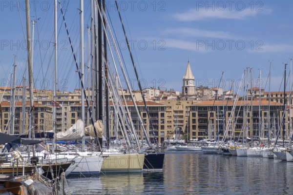 Sailing boats anchored in the Old Harbour, Marseille, Départements Bouches-du-Rhône,