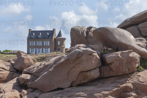 Maison Gustave Eiffel, granite rocks, Ploumanac'h, Côte de Granit Rose, Côtes-d'Armor, Brittany,