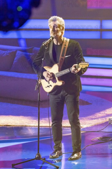 Curtis Stigers with the song Until you were gone at the Beatrice Egli Show in Studio Berlin