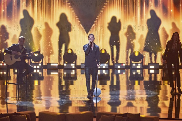 Julio Iglesias Jr. with the song To all the girls I've loved before at the Beatrice Egli Show in