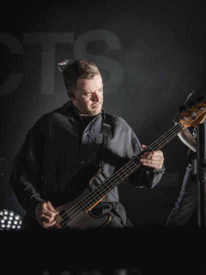Bass player Alex Ali Dino Dean from Architects live on European Tour 2026 in the Berlin Velodrome