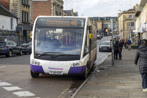 Optare Solo SR midibus single decker bus operated by Faresaver 44D service, town centre of