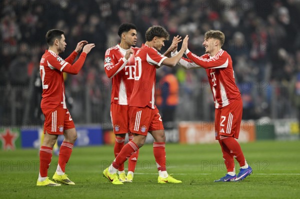 Lennart Karl Bayern Munich FCB (42) Tom Bischof FC Bayern Munich FCB (20) Luis Diaz FC Bayern