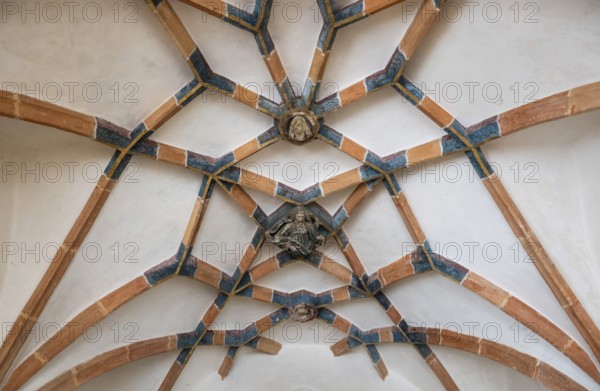 Net vault with keystones depicting God, John the Baptist and Jesus Christ, fountain chapel,