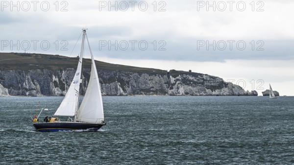 Boats over Hurst Point Lighthouse and Hurst Castle, Hurst Spit, Milford on Sea, Lymington,
