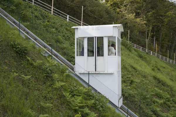 Pier lift, inclined lift connects the beach with Wilhelmstraße, Sellin, Baltic resort, Rügen